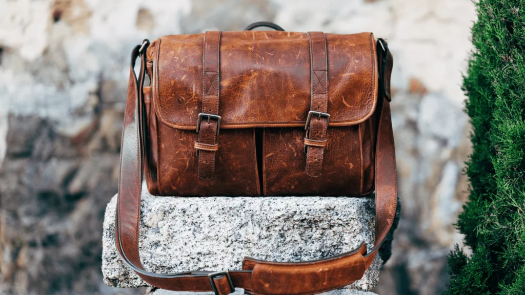 What is a messenger bag