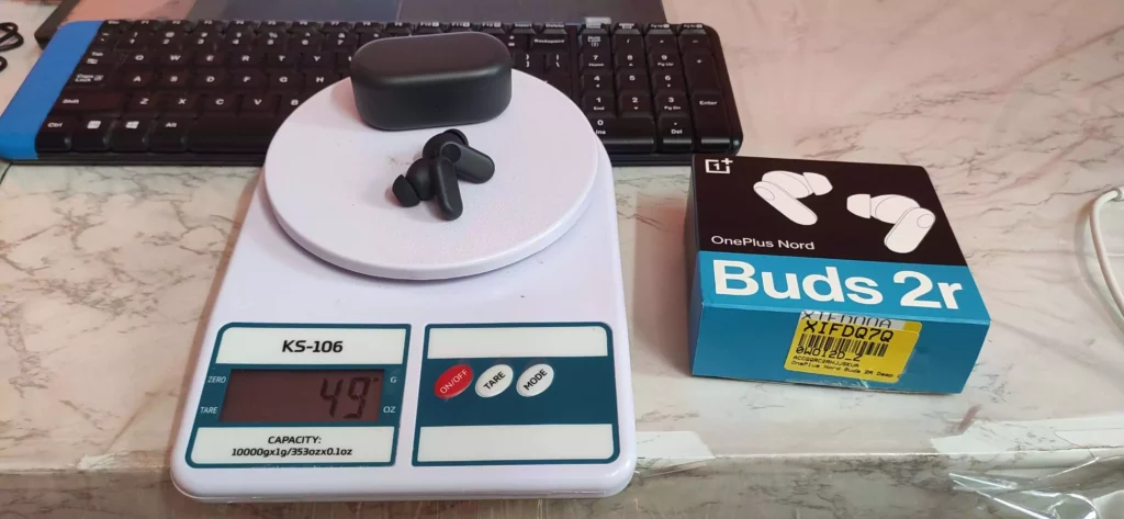 OnePlus Nord Buds 2r Review Image Charging Case and Earbuds Weight 