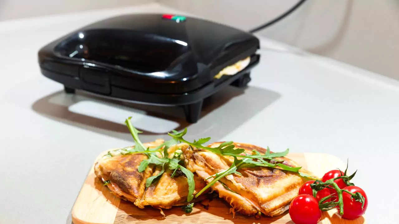 What is Sandwich Maker