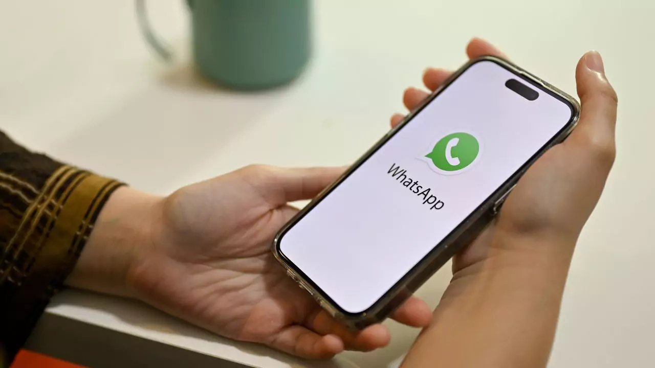 WhatsApp Introduces AI-Powered Chat Shortcut