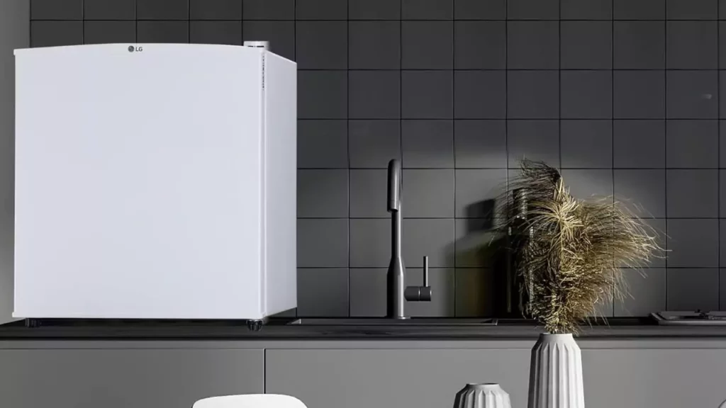 LG 43 L 4 Star Direct Cool Single Door Mini Refrigerator (GL-M051RSWE, Super White, Fast Ice Making)